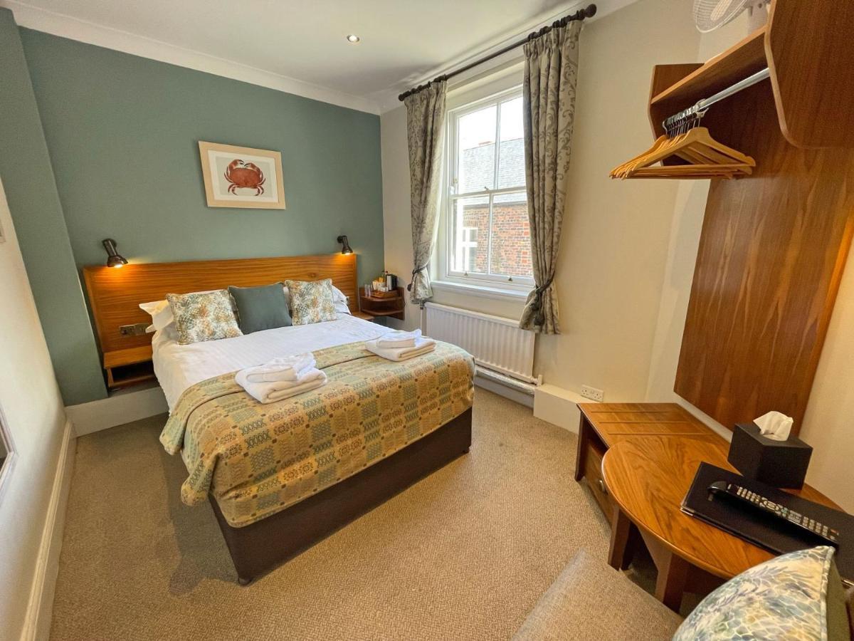 Hotel The Ship Parkgate  Esterno foto