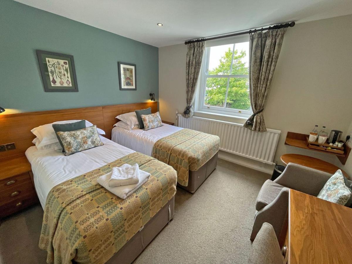 Hotel The Ship Parkgate  Esterno foto