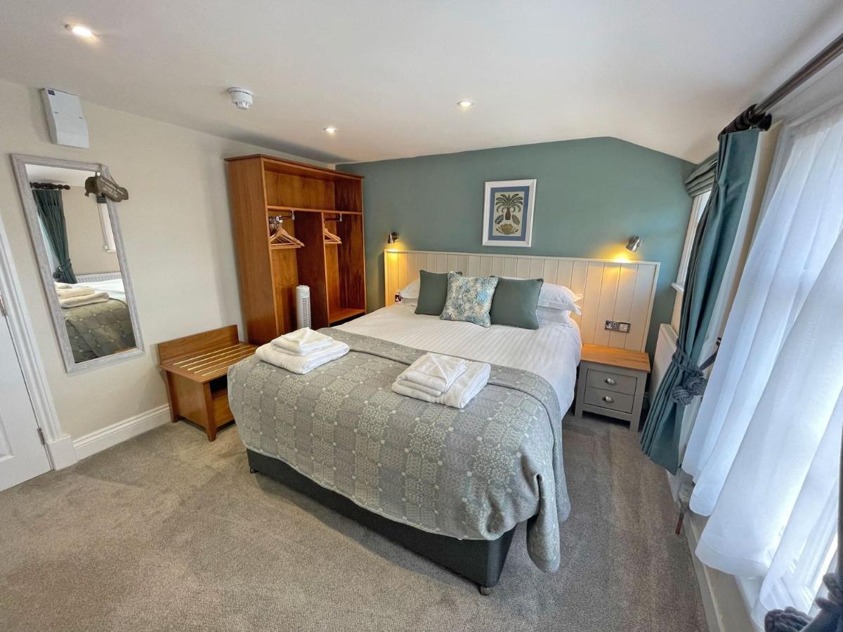 Hotel The Ship Parkgate  Esterno foto