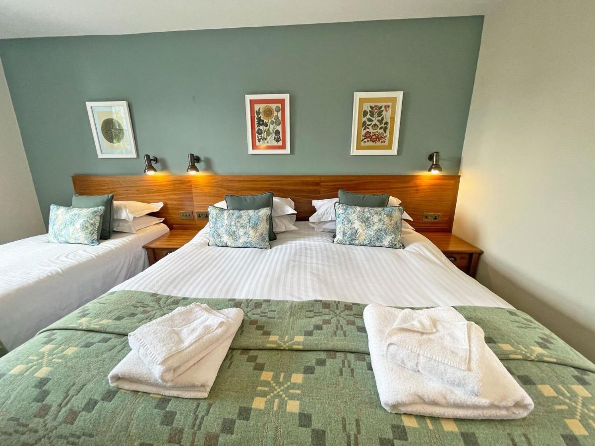 Hotel The Ship Parkgate  Esterno foto