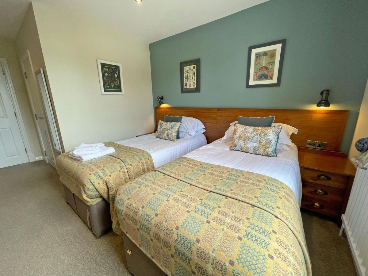 Hotel The Ship Parkgate  Esterno foto